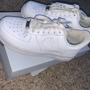 White Nike Air Force 1 size 5